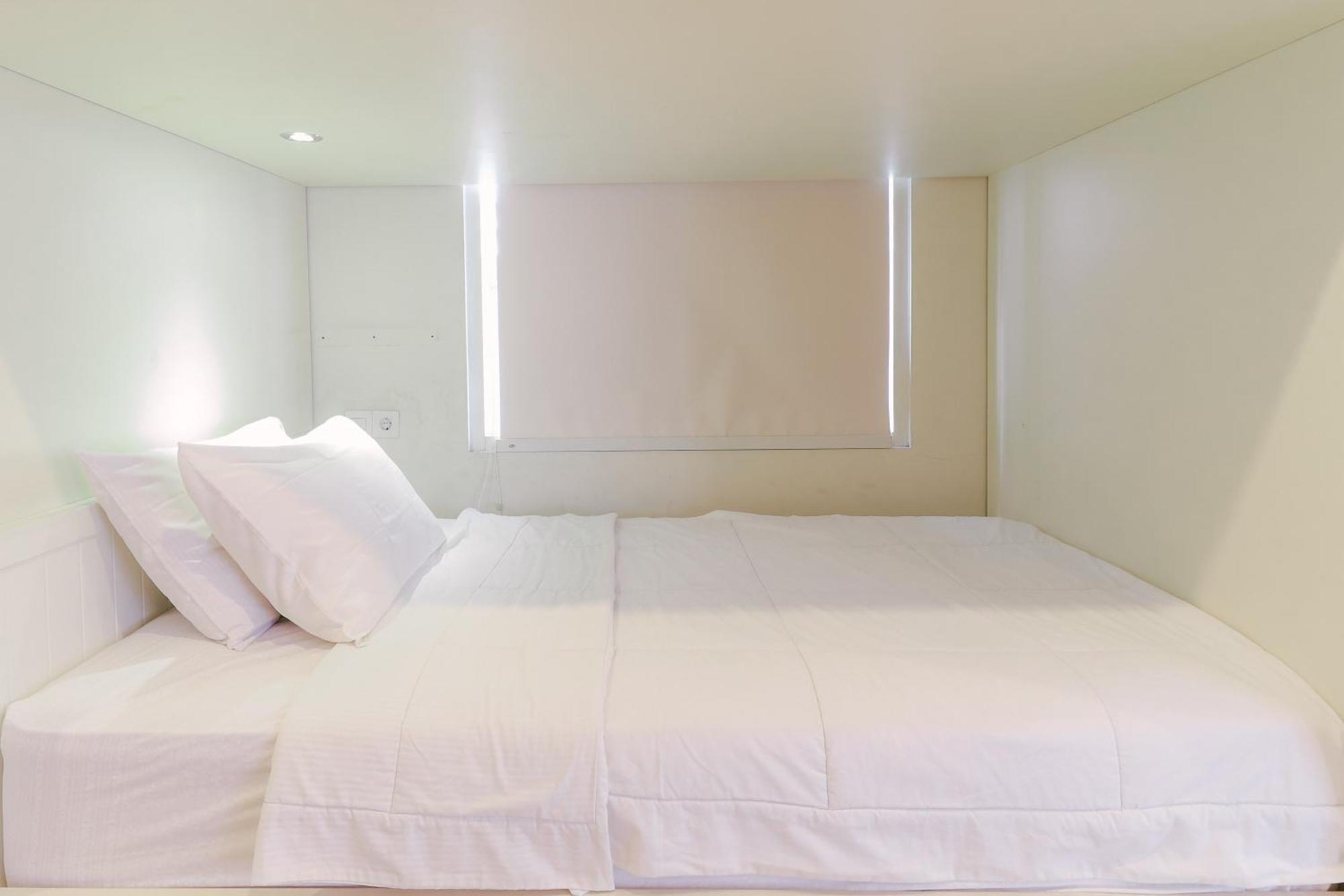 Home Guesthouse Surabaya Exterior foto